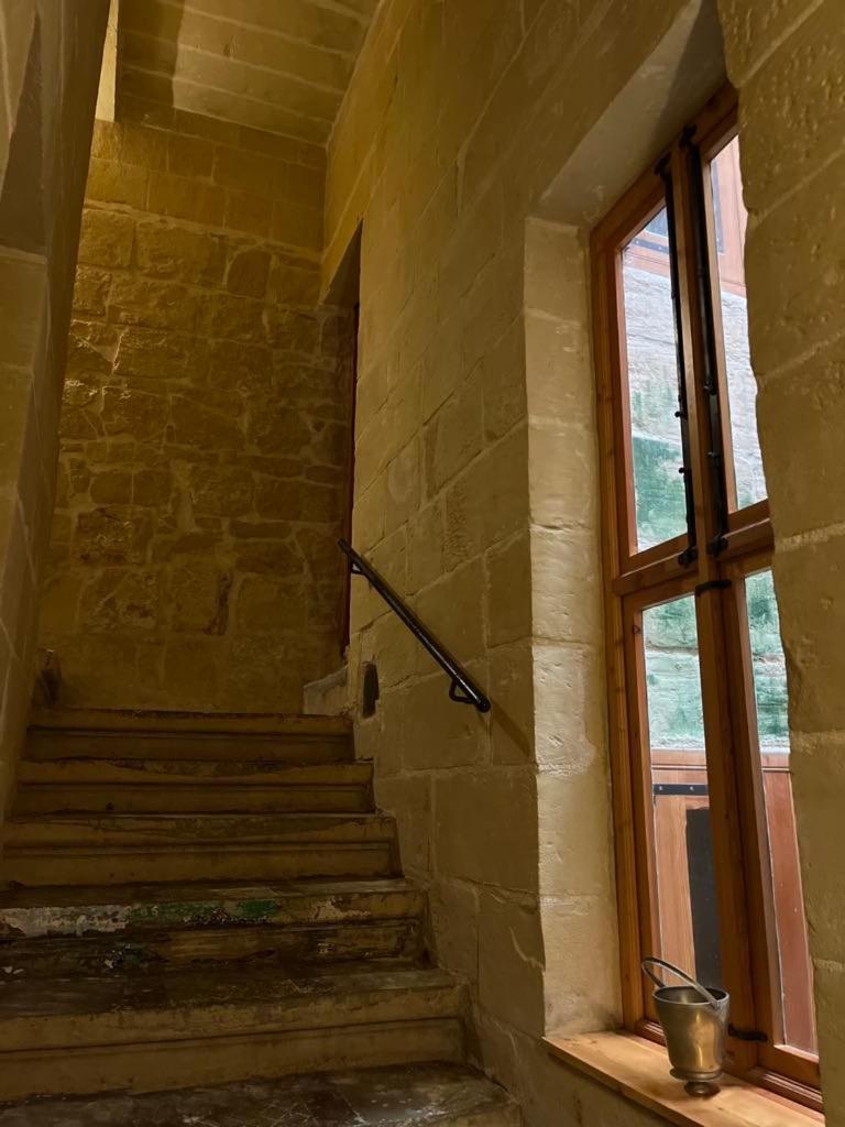 A Remarkable 500 Years Old House Of Character Senglea Exterior foto