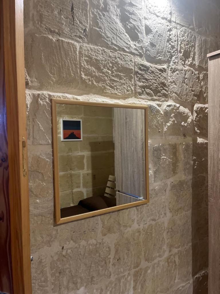 A Remarkable 500 Years Old House Of Character Senglea Exterior foto