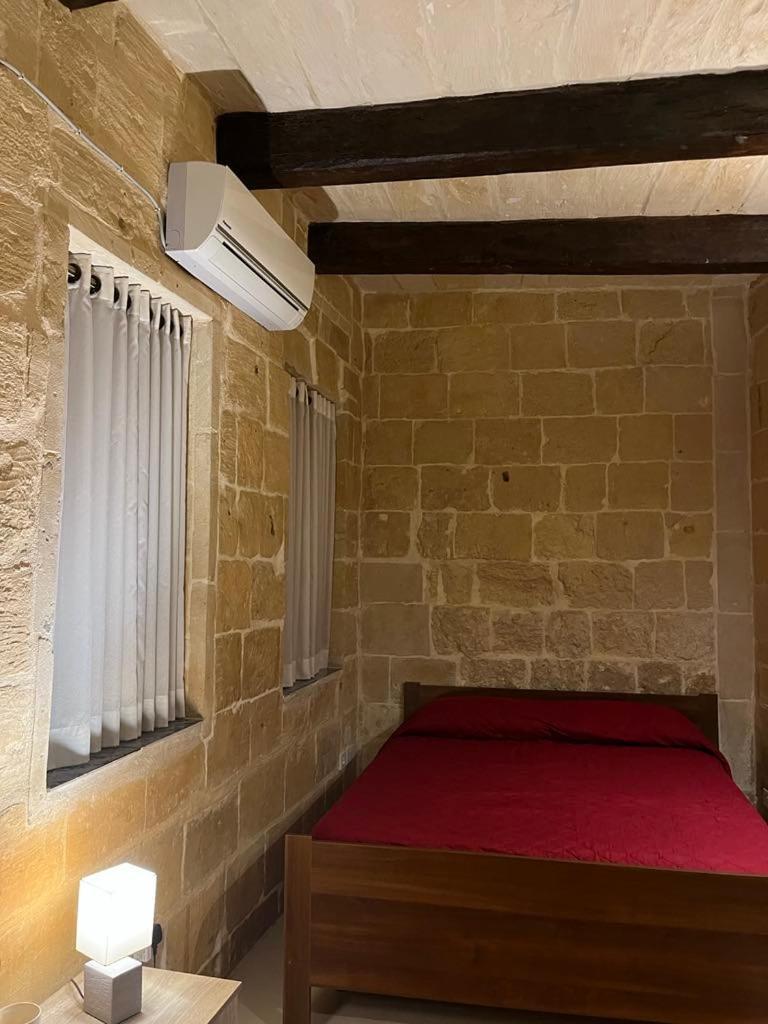 A Remarkable 500 Years Old House Of Character Senglea Exterior foto