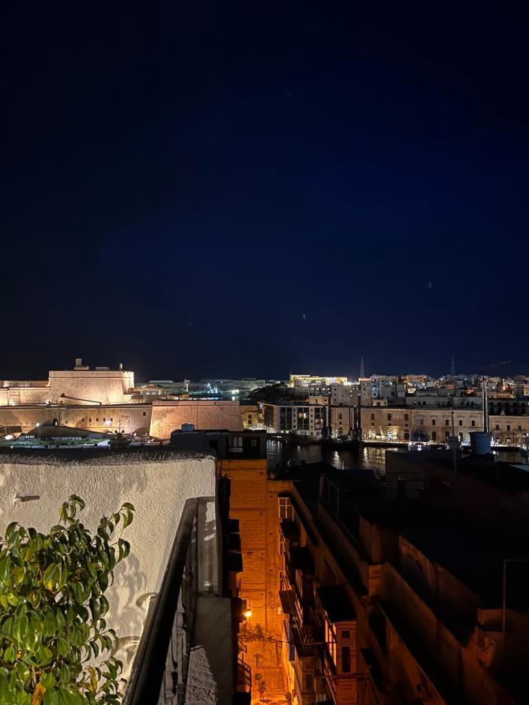 A Remarkable 500 Years Old House Of Character Senglea Exterior foto