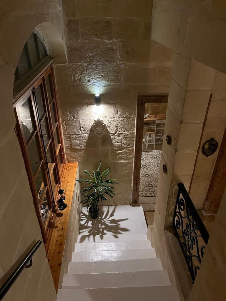 A Remarkable 500 Years Old House Of Character Senglea Exterior foto